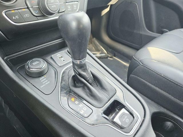 Jeep Cherokee Vehicle Full-screen Gallery Image 27