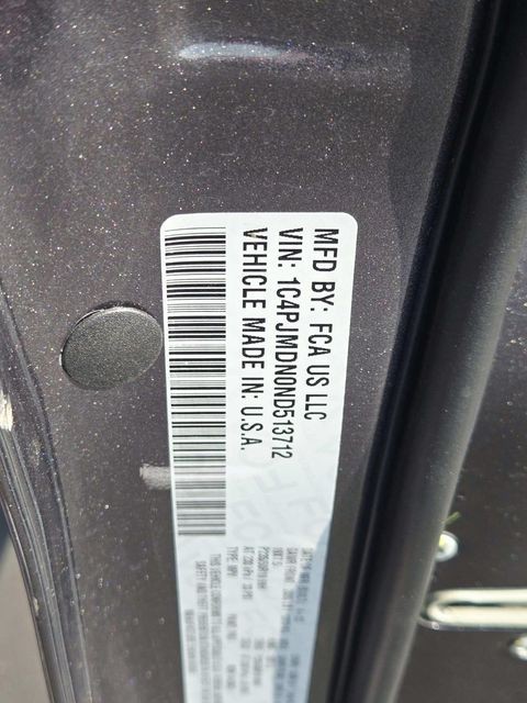 Jeep Cherokee Vehicle Full-screen Gallery Image 36