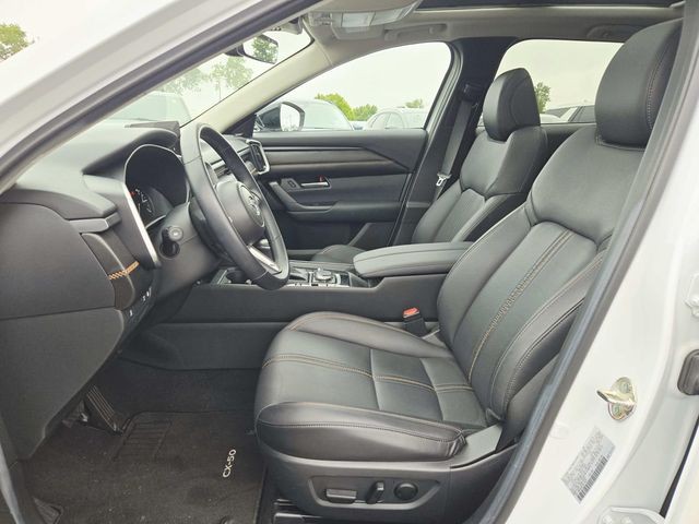 Mazda CX-50 Hybrid Vehicle Full-screen Gallery Image 09
