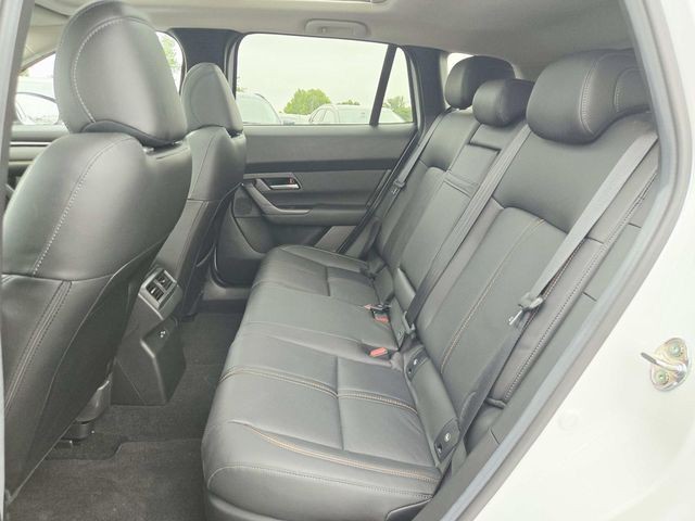 Mazda CX-50 Hybrid Vehicle Full-screen Gallery Image 10