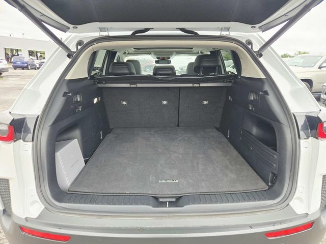 Mazda CX-50 Hybrid Vehicle Full-screen Gallery Image 11