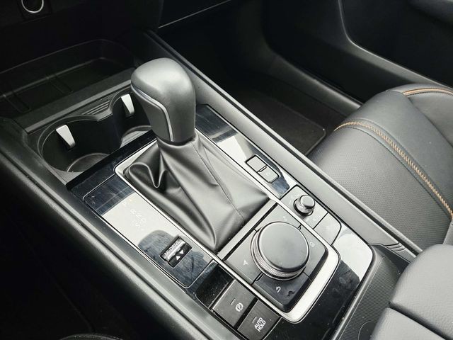 Mazda CX-50 Hybrid Vehicle Full-screen Gallery Image 29