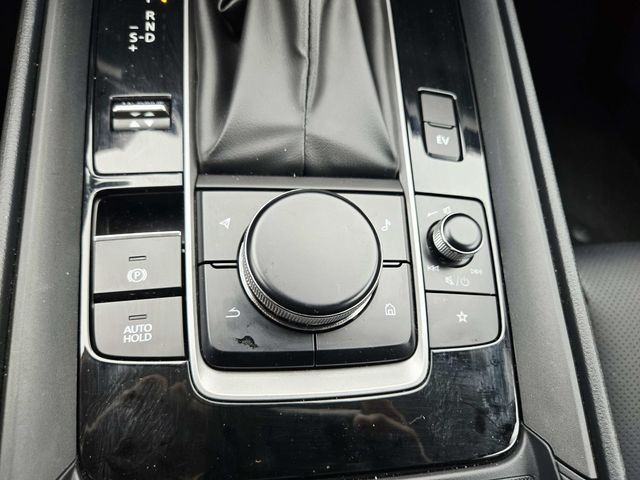 Mazda CX-50 Hybrid Vehicle Full-screen Gallery Image 30