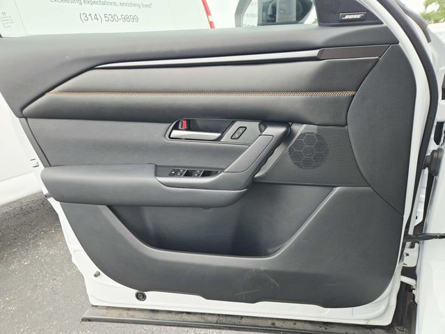 Mazda CX-50 Hybrid Vehicle Full-screen Gallery Image 33