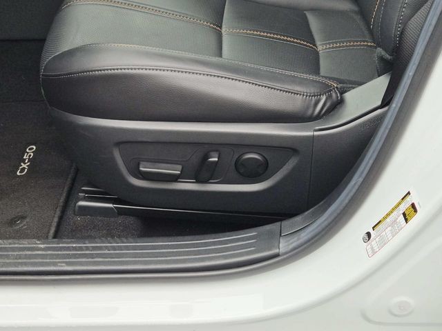 Mazda CX-50 Hybrid Vehicle Full-screen Gallery Image 36