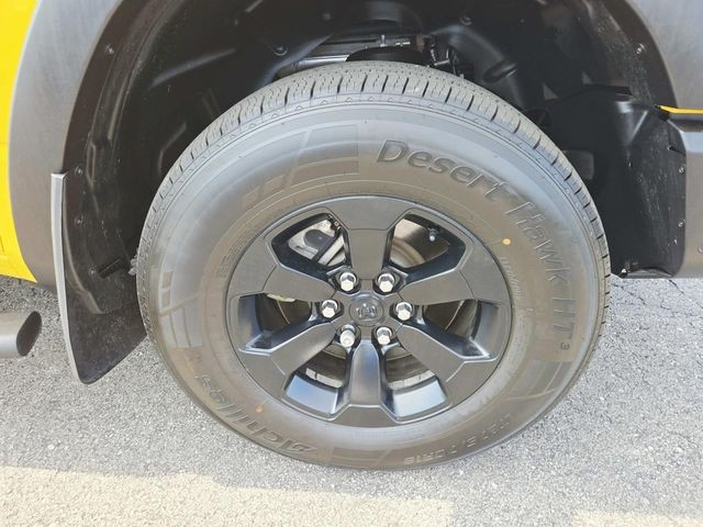 Ram 1500 Vehicle Full-screen Gallery Image 17