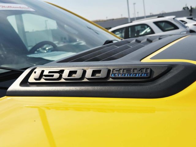 Ram 1500 Vehicle Full-screen Gallery Image 18