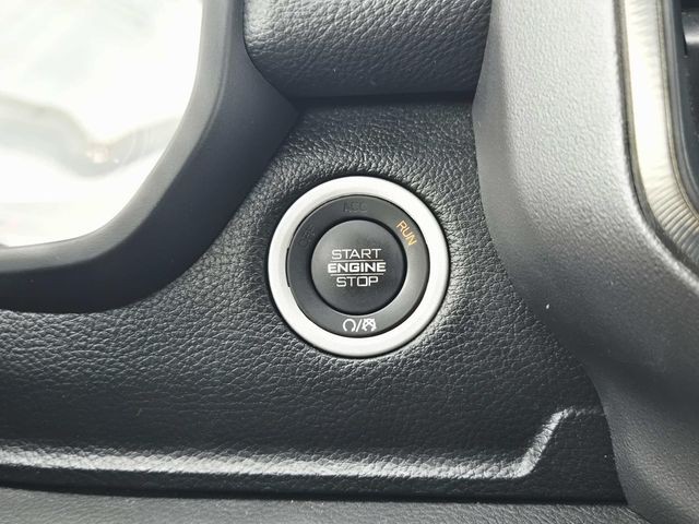 Ram 1500 Vehicle Full-screen Gallery Image 32