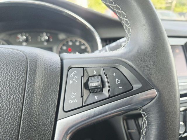 Buick Encore Vehicle Full-screen Gallery Image 17