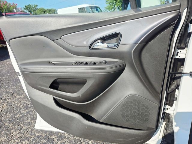 Buick Encore Vehicle Full-screen Gallery Image 26