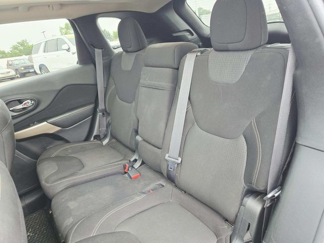 Jeep Cherokee Vehicle Full-screen Gallery Image 10