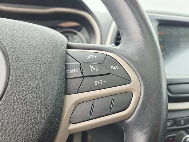 Jeep Cherokee Vehicle Full-screen Gallery Image 14