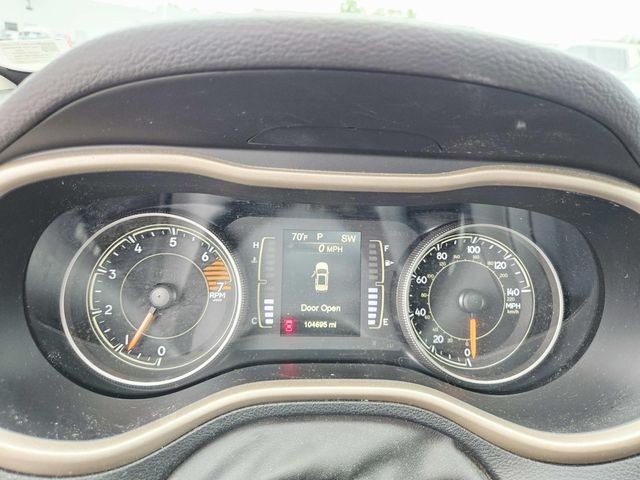 Jeep Cherokee Vehicle Full-screen Gallery Image 15