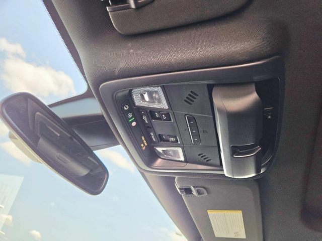 Chevrolet Blazer Vehicle Full-screen Gallery Image 11