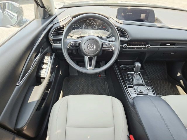 Mazda CX-30 Vehicle Full-screen Gallery Image 08