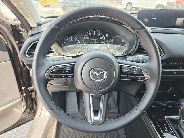 Mazda CX-30 Vehicle Full-screen Gallery Image 15
