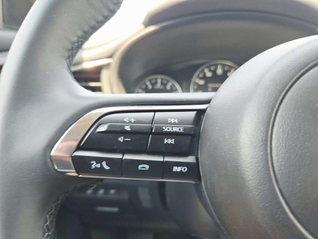 Mazda CX-30 Vehicle Full-screen Gallery Image 16