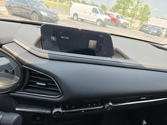 Mazda CX-30 Vehicle Full-screen Gallery Image 20