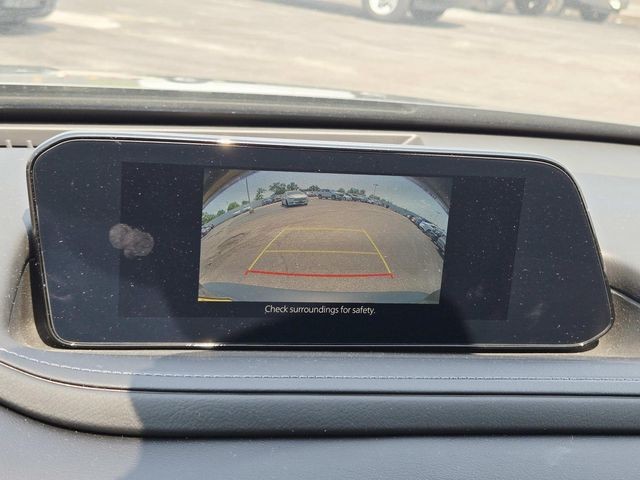 Mazda CX-30 Vehicle Full-screen Gallery Image 22
