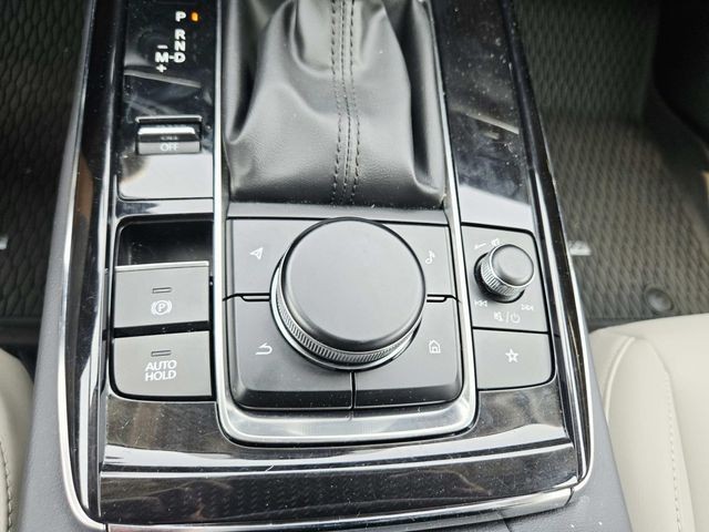 Mazda CX-30 Vehicle Full-screen Gallery Image 27