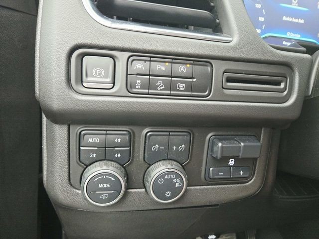 Chevrolet Tahoe Vehicle Full-screen Gallery Image 34