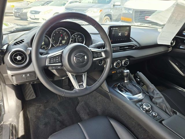 Mazda Miata RF Vehicle Full-screen Gallery Image 06