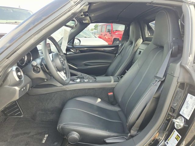 Mazda Miata RF Vehicle Full-screen Gallery Image 07