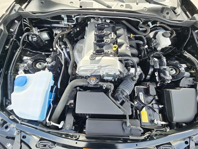 Mazda Miata RF Vehicle Full-screen Gallery Image 11