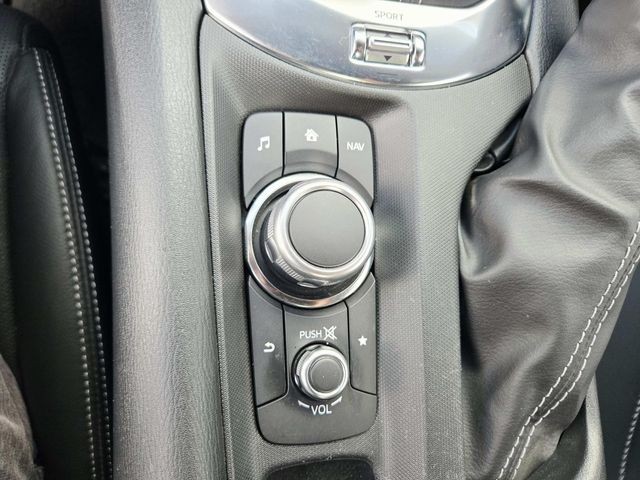 Mazda Miata RF Vehicle Full-screen Gallery Image 27