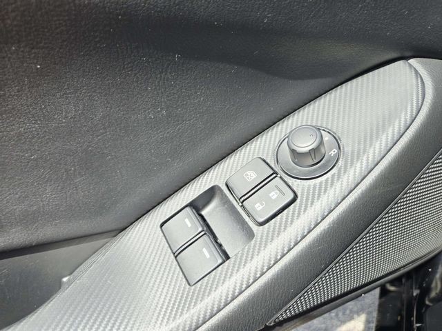 Mazda Miata RF Vehicle Full-screen Gallery Image 31