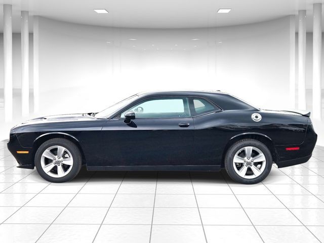 Dodge Challenger Vehicle Full-screen Gallery Image 02