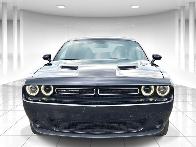 Dodge Challenger Vehicle Full-screen Gallery Image 05