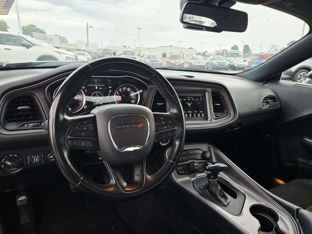 Dodge Challenger Vehicle Full-screen Gallery Image 07
