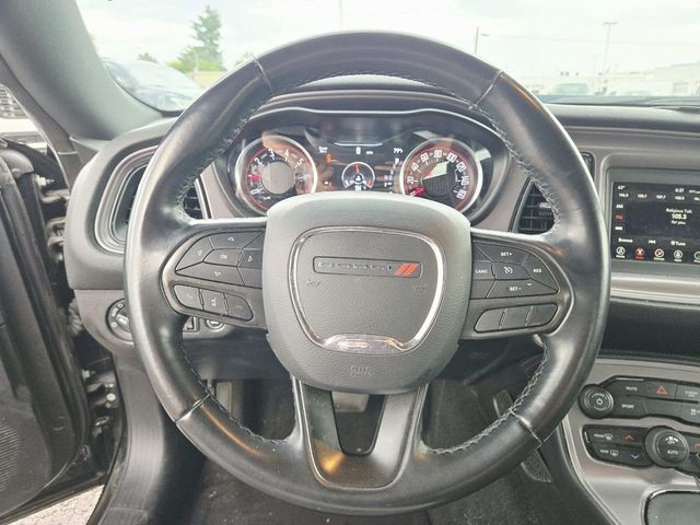Dodge Challenger Vehicle Full-screen Gallery Image 10