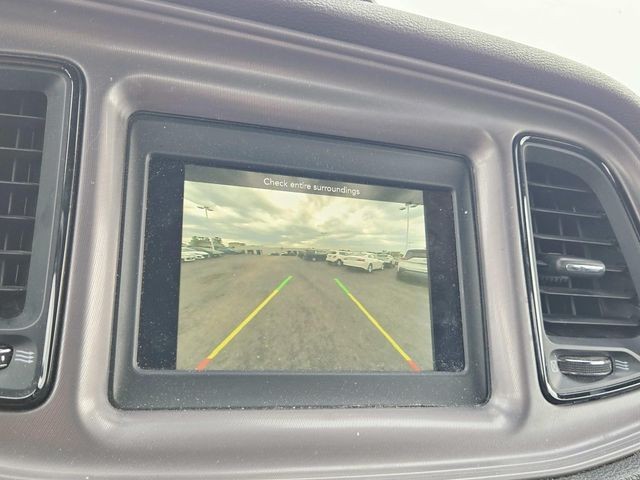 Dodge Challenger Vehicle Full-screen Gallery Image 16