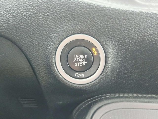 Dodge Challenger Vehicle Full-screen Gallery Image 18