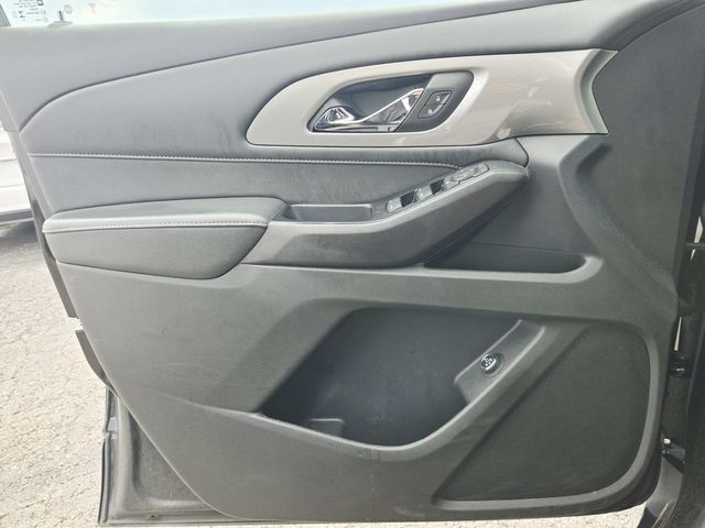 Chevrolet Traverse Vehicle Full-screen Gallery Image 19