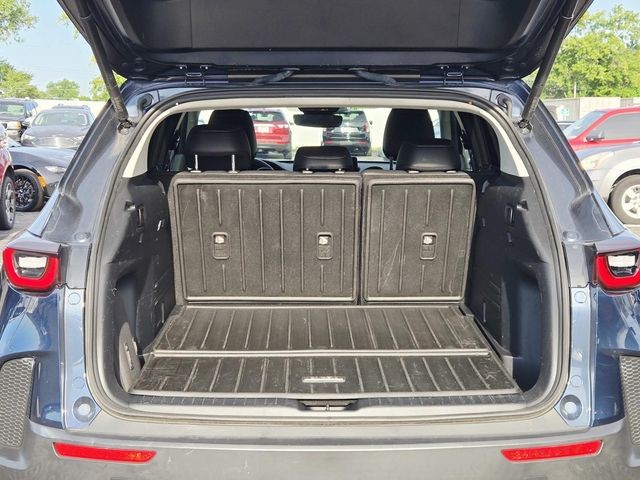 Mazda CX-50 Vehicle Full-screen Gallery Image 10