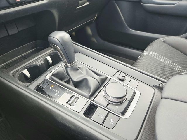 Mazda CX-50 Vehicle Full-screen Gallery Image 26