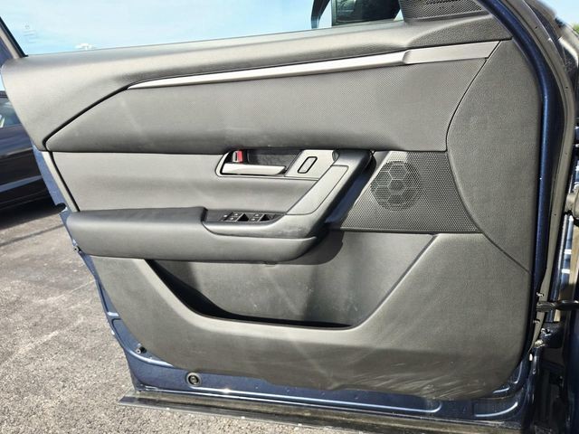 Mazda CX-50 Vehicle Full-screen Gallery Image 30