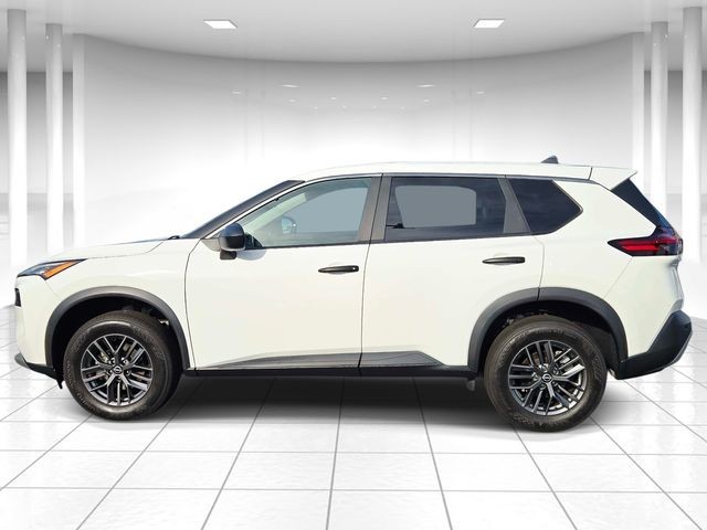 Nissan Rogue Vehicle Full-screen Gallery Image 02