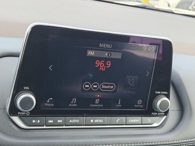 Nissan Rogue Vehicle Full-screen Gallery Image 21