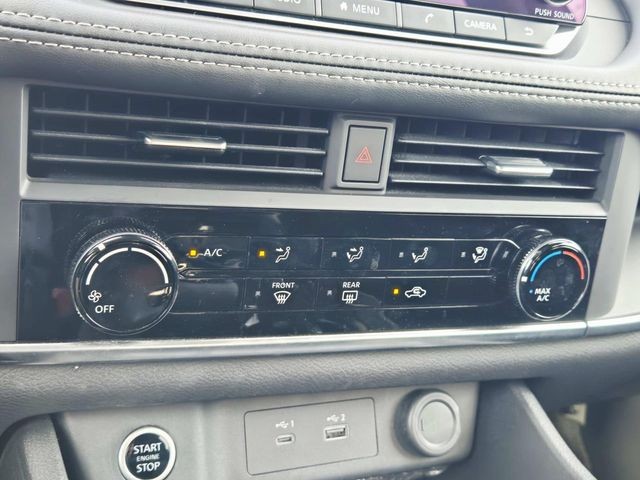 Nissan Rogue Vehicle Full-screen Gallery Image 23