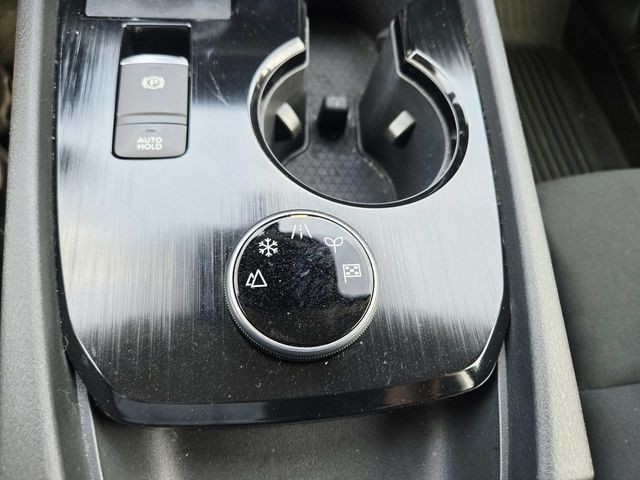 Nissan Rogue Vehicle Full-screen Gallery Image 27