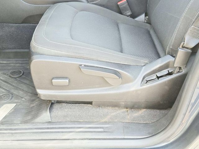 Chevrolet Colorado Vehicle Full-screen Gallery Image 32