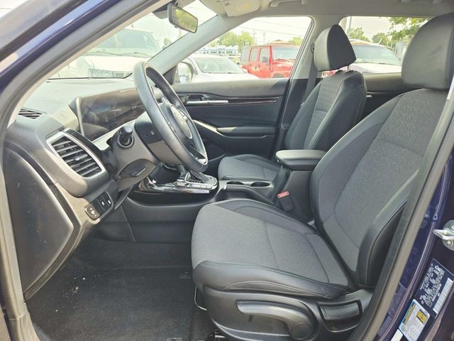 Kia Seltos Vehicle Full-screen Gallery Image 09
