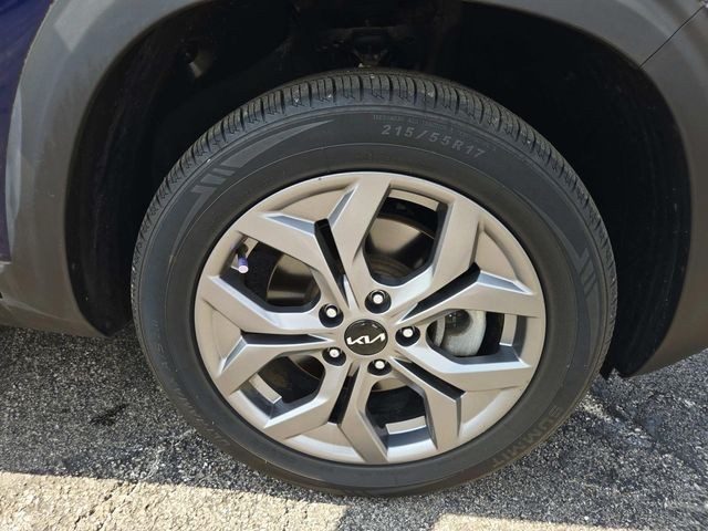 Kia Seltos Vehicle Full-screen Gallery Image 14