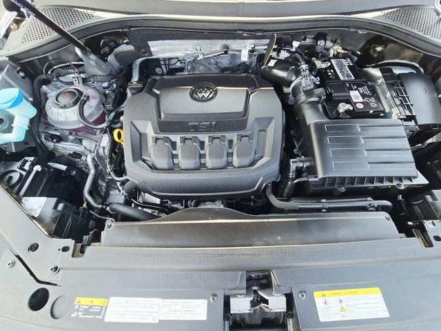Volkswagen Tiguan Vehicle Full-screen Gallery Image 14