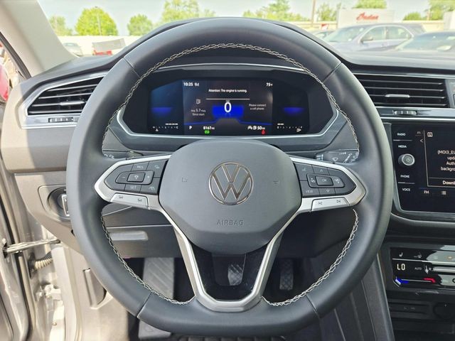 Volkswagen Tiguan Vehicle Full-screen Gallery Image 15
