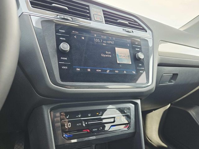 Volkswagen Tiguan Vehicle Full-screen Gallery Image 20